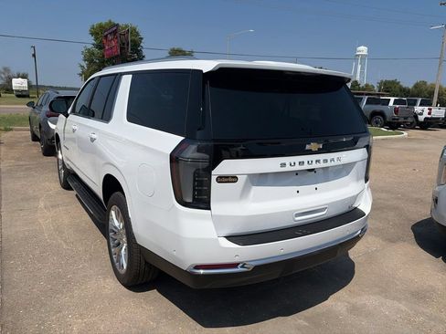 New 2026 Chevrolet Suburban LT w/ Comfort Package AWD/4WD image 4