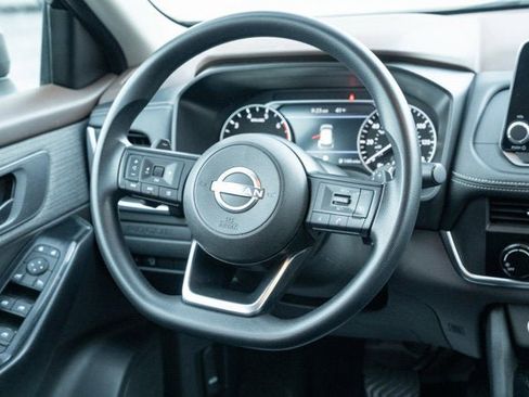 Used 2023 Nissan Rogue S image 29