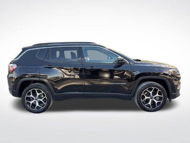 Used 2025 Jeep Compass Limited AWD/4WD image 7