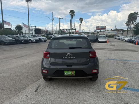 Used 2025 Hyundai Venue SEL FWD image 7