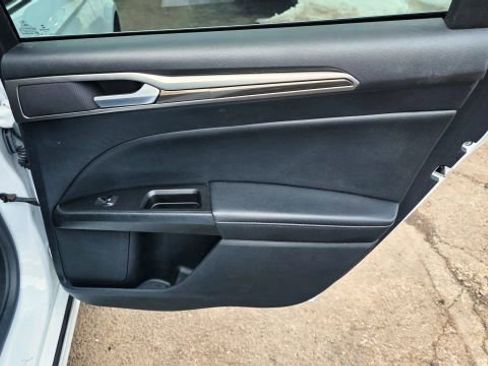 Used 2019 Ford Fusion SEL image 31