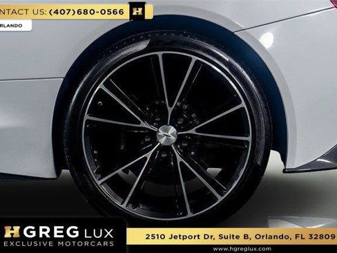 Used 2017 Aston Martin Vanquish S image 21