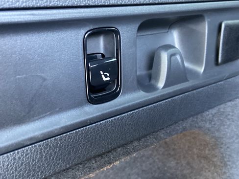 Certified 2025 Mercedes-Benz GLC 300 4MATIC image 11