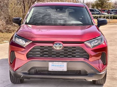 Used 2022 Toyota RAV4 LE image 7