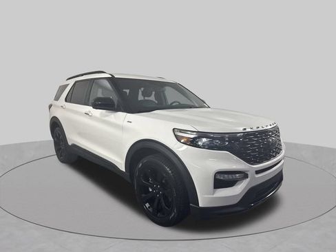 Used 2023 Ford Explorer ST-Line AWD/4WD image 3
