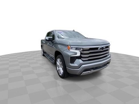 Used 2024 Chevrolet Silverado 1500 High Country w/ Technology Package AWD/4WD image 4