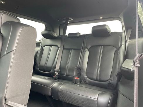 Used 2022 Jeep Wagoneer Series III image 34