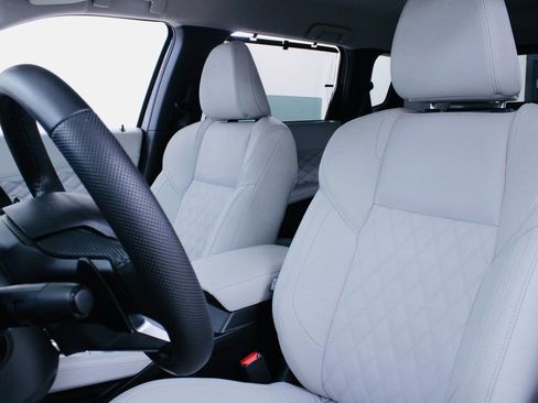 Used 2023 Mitsubishi Outlander SEL image 5