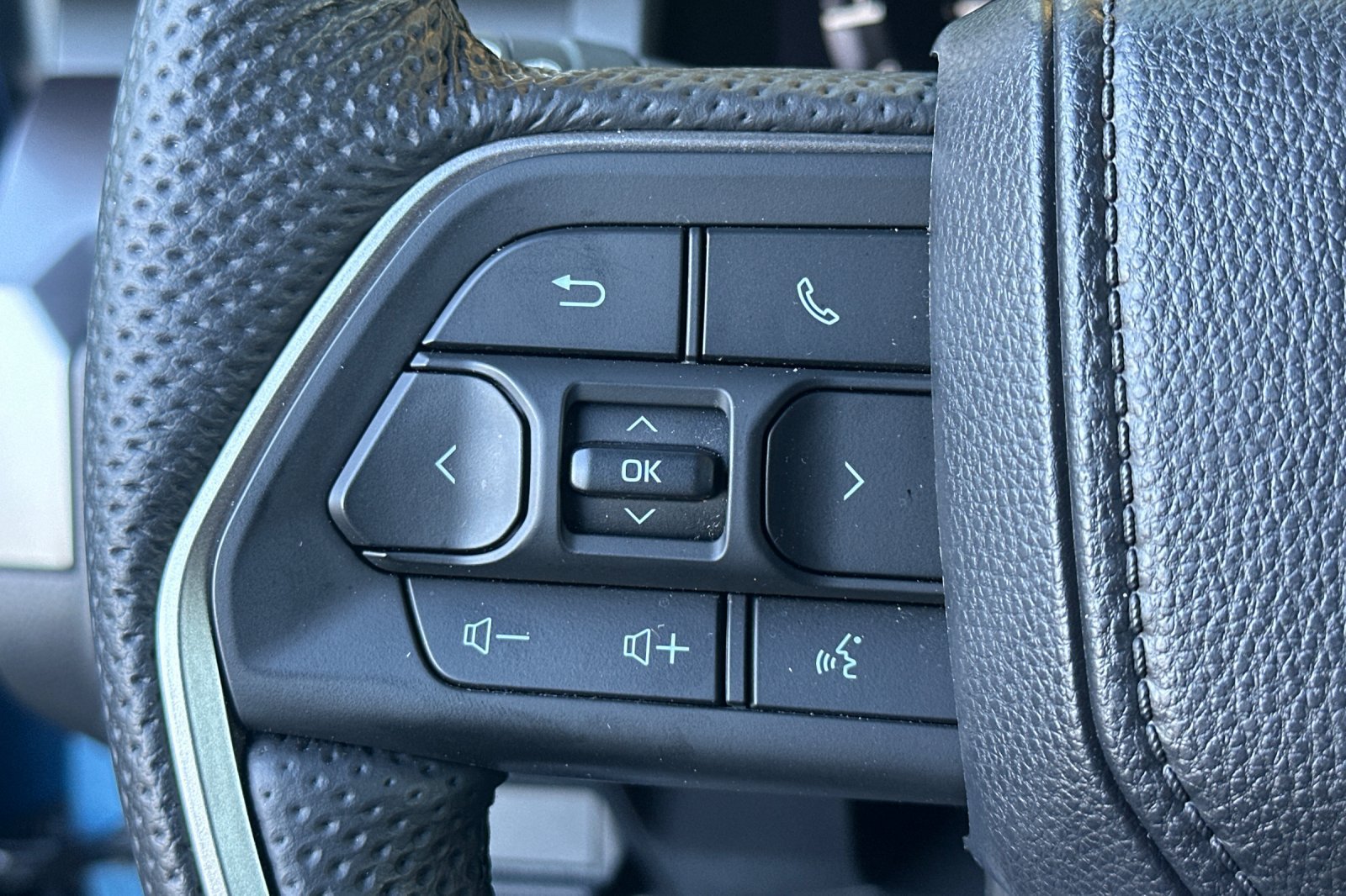 Used 2026 Toyota Tacoma TRD Off-Road w/ TRD Off Road Premium Package AWD/4WD image 27