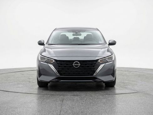 Used 2025 Nissan Sentra SV image 2