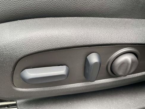 Used 2023 Chevrolet Equinox RS w/ RS Leather Package image 13