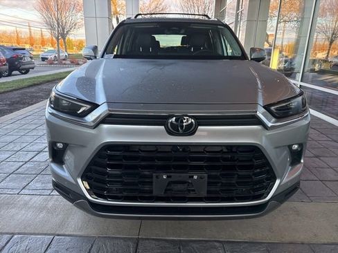 Used 2024 Toyota Grand Highlander Limited image 14