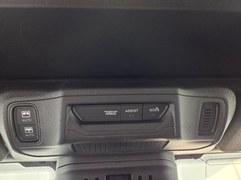 Certified 2025 Jeep Wrangler Sahara w/ Safety Group image 20