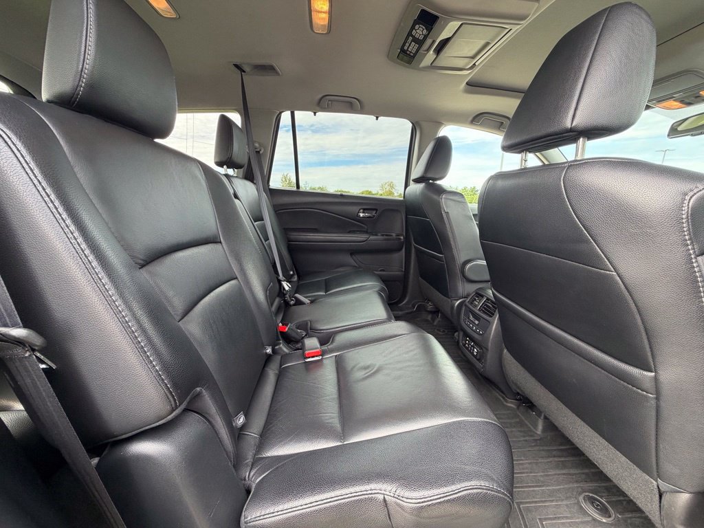 Used 2017 Honda Pilot Touring image 34