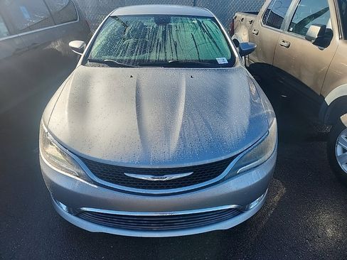 Used 2015 Chrysler 200 Limited image 2