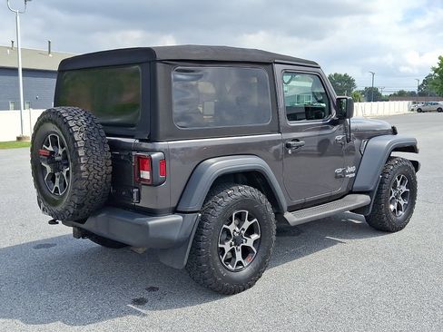 Used 2018 Jeep Wrangler Sport AWD/4WD image 7