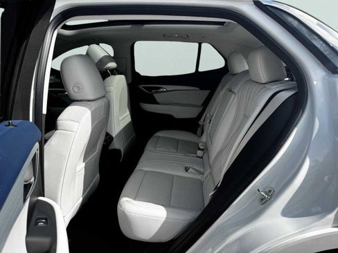 Used 2024 Buick Envision Avenir image 39