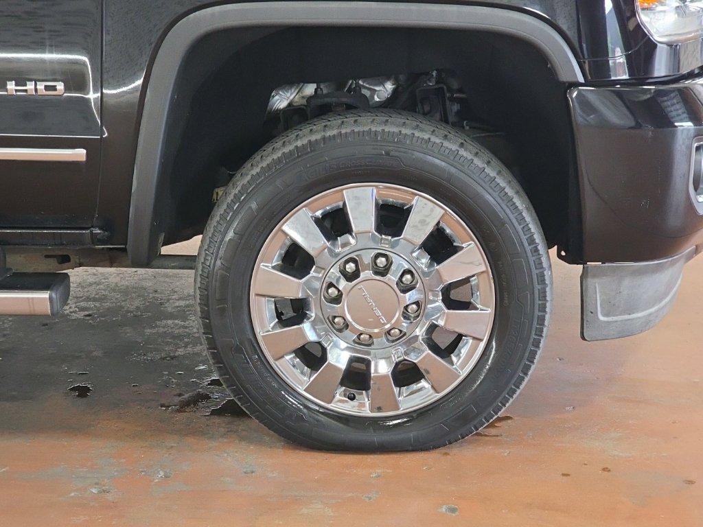 Used 2017 GMC Sierra 2500 Denali AWD/4WD image 8