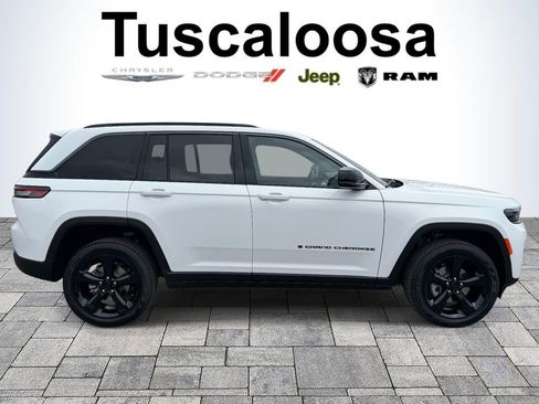New 2026 Jeep Grand Cherokee Limited w/ Limited Altitude Package RWD image 8