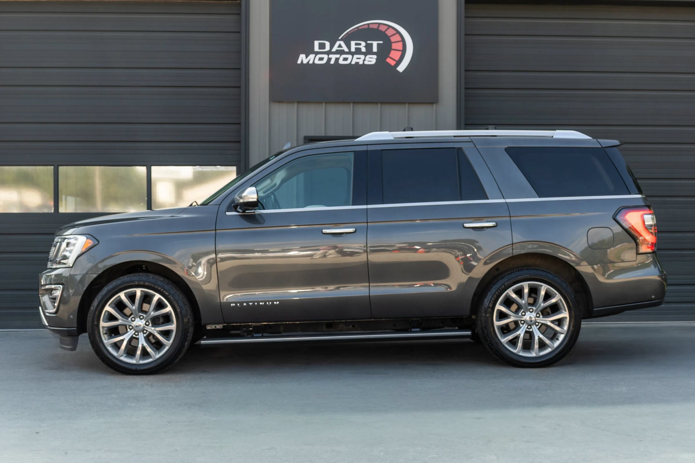 Used 2019 Ford Expedition Platinum AWD/4WD image 4