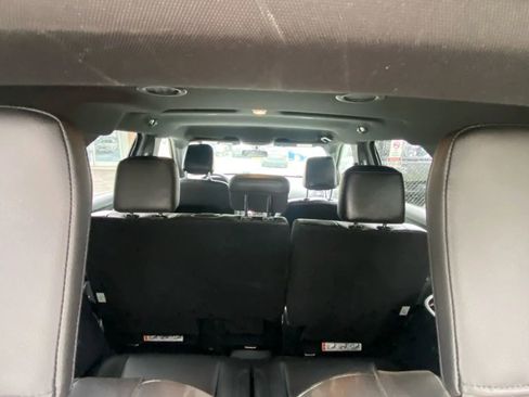 Used 2018 Ford Explorer XLT w/ Equipment Group 202A image 20