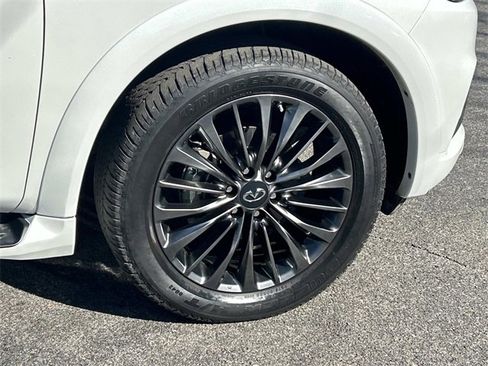 Certified 2022 INFINITI QX80 Sensory w/ Cargo Package image 9