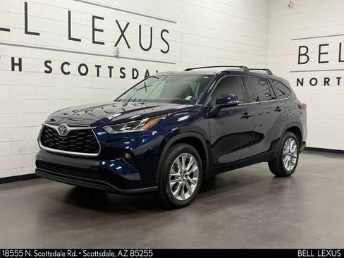 Used 2021 Toyota Highlander Limited image 9