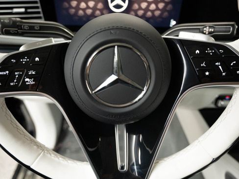 New 2026 Mercedes-Benz Maybach GLS 600 4MATIC image 25