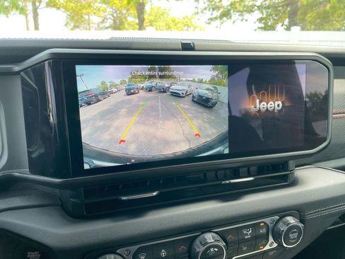 Used 2024 Jeep Wrangler Unlimited Rubicon w/ Convenience Group image 67