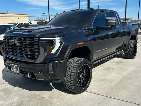 Used 2024 GMC Sierra 2500 Denali Ultimate image 4