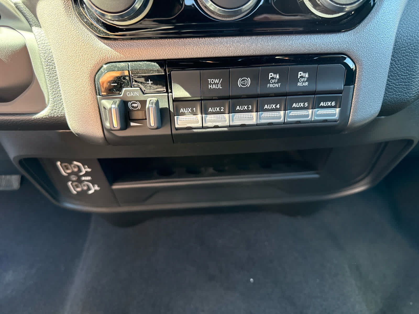New 2027 RAM 3500 Big Horn AWD/4WD image 19
