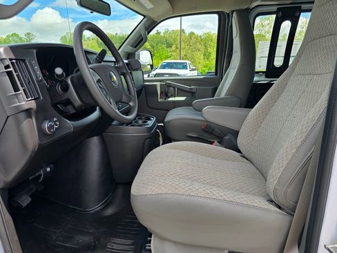 New 2026 Chevrolet Express 2500 Extended w/ Driver Convenience Package RWD image 4