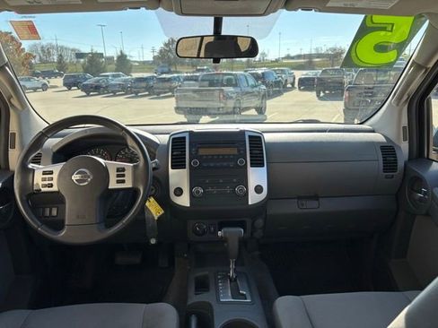 Used 2015 Nissan Xterra X image 11