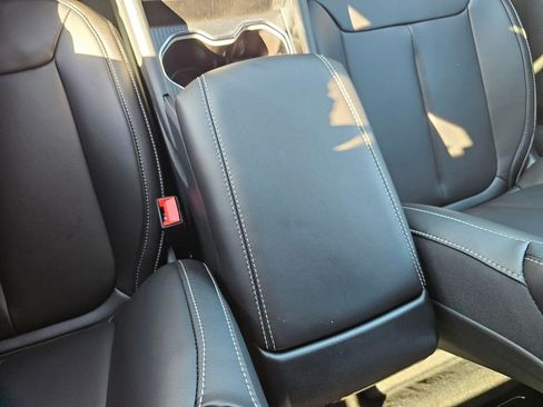 New 2025 Jeep Grand Cherokee L Limited w/ Black Appearance Package image 23