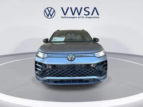 New 2026 Volkswagen Tiguan SE R-Line FWD image 2