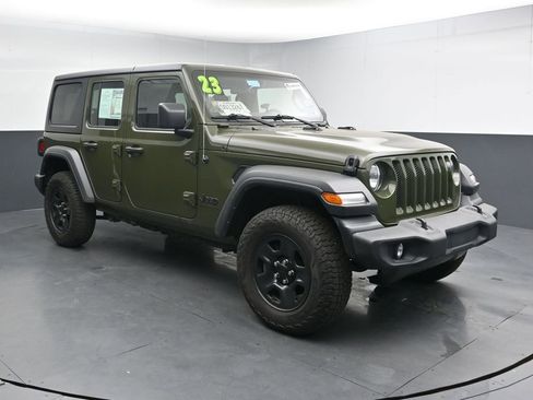 Used 2023 Jeep Wrangler Unlimited Sport AWD/4WD image 2