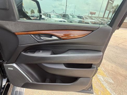 Used 2019 Cadillac Escalade Premium Luxury AWD/4WD image 15