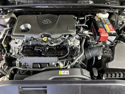 Used 2024 Toyota Camry SE FWD image 11