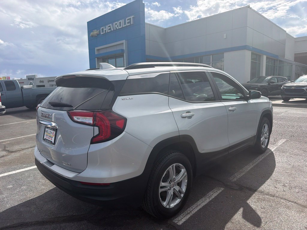 Certified 2022 GMC Terrain SLE w/ Driver Convenience Package AWD/4WD image 5
