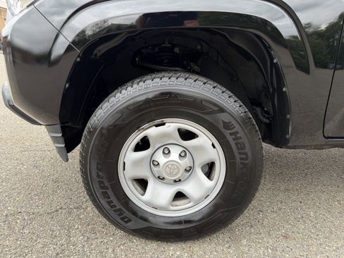Used 2023 Toyota Tacoma SR AWD/4WD image 8