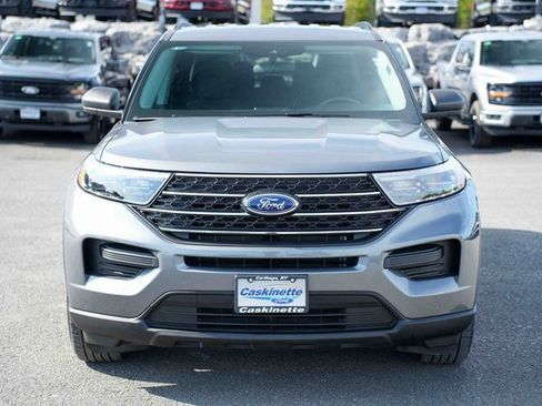 Used 2023 Ford Explorer XLT image 2