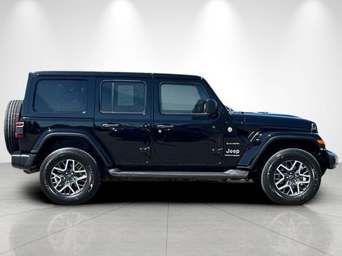 Used 2024 Jeep Wrangler Unlimited Sahara AWD/4WD image 3