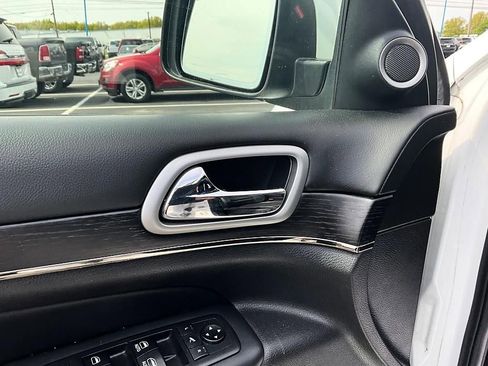 Used 2018 Jeep Grand Cherokee High Altitude AWD/4WD image 12