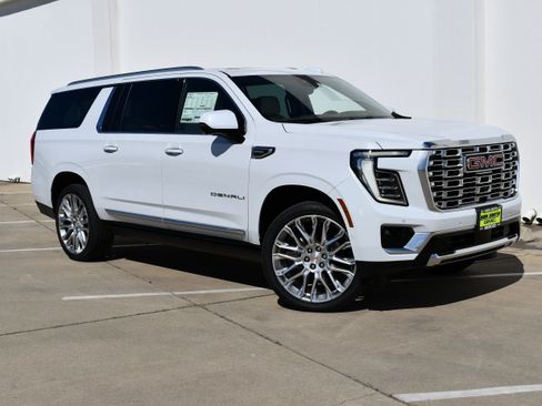 New 2026 GMC Yukon XL Denali w/ Denali Reserve Package AWD/4WD image 2
