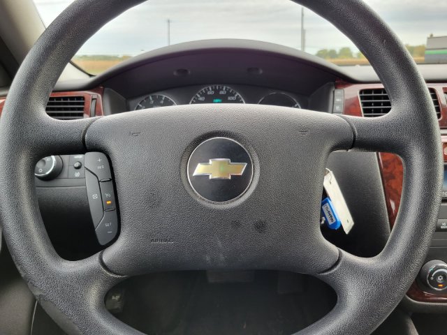 Used 2009 Chevrolet Impala LT FWD image 13