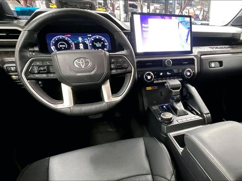 Used 2025 Toyota Tacoma Limited AWD/4WD image 14