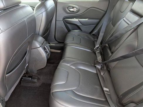 Used 2019 Jeep Cherokee Limited FWD image 18