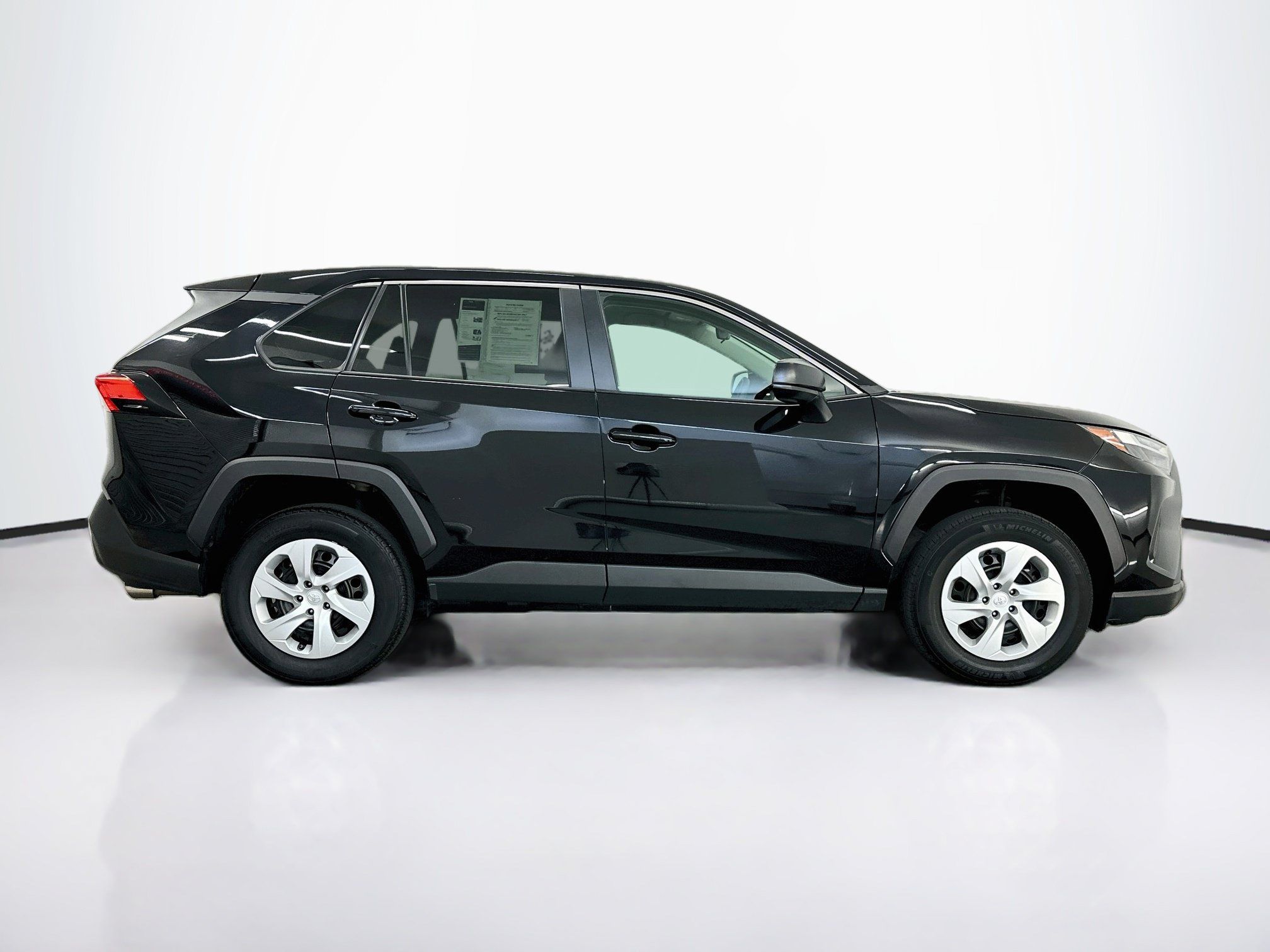 Used 2025 Toyota RAV4 LE AWD/4WD image 10