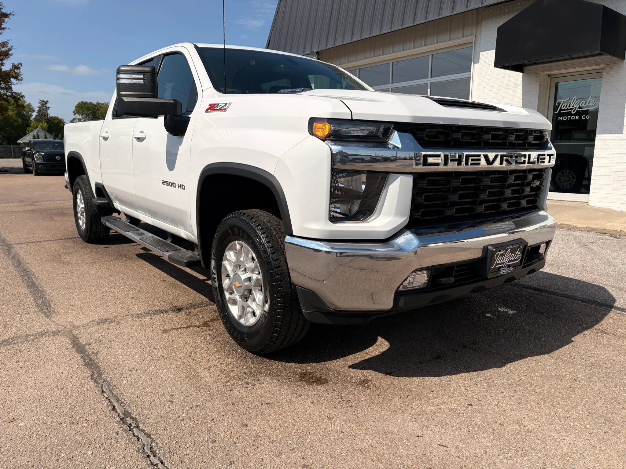 Used 2023 Chevrolet Silverado 2500 LT w/ Convenience Package AWD/4WD image 2
