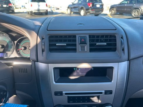 Used 2010 Ford Fusion SE image 20